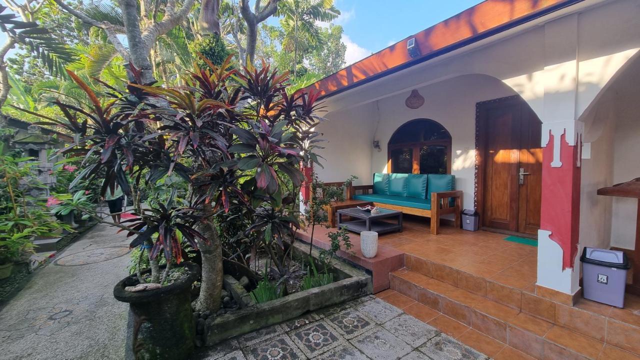 Catra Homestay Beach Apartments จันดีดาซา ภายนอก รูปภาพ